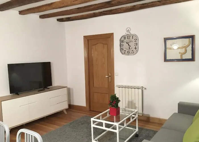 Comodo En La Parte Vieja, Old Town Apartment *