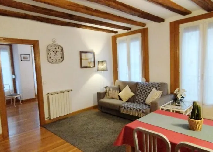 Comodo En La Parte Vieja, Old Town Апартаменты